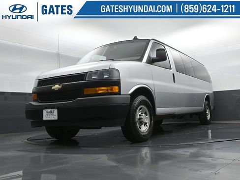 Used 2019 Chevrolet Express 3500 LS image 31