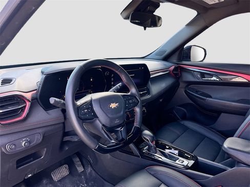 Used 2024 Chevrolet TrailBlazer RS w/ Driver Confidence Package image 9