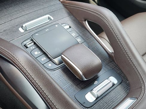 Used 2021 Mercedes-Benz GLS 450 4MATIC image 13