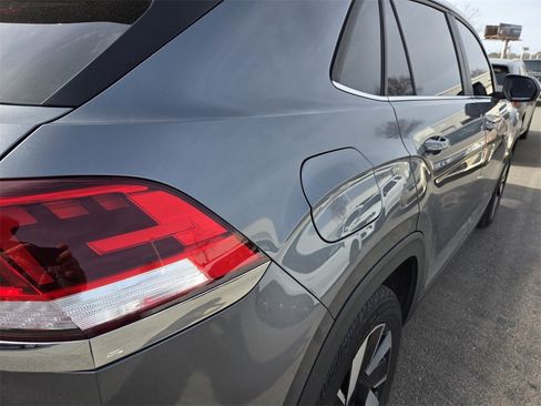 Used 2025 Volkswagen Atlas Cross Sport SE image 7