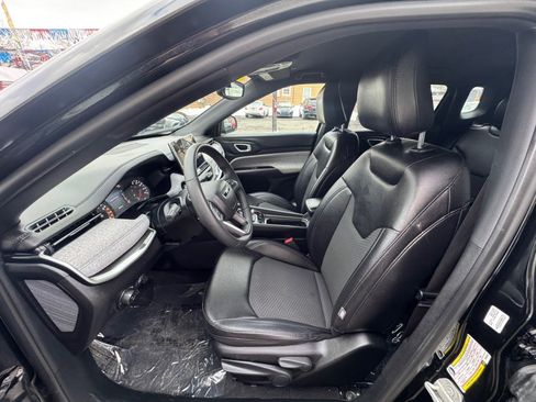 Used 2024 Jeep Compass Latitude image 9