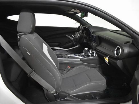 Used 2021 Chevrolet Camaro LT image 31
