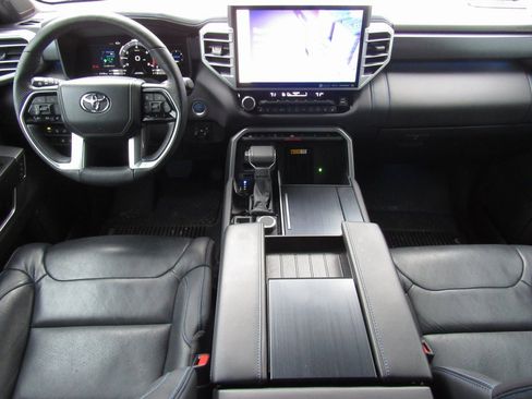 Certified 2024 Toyota Sequoia Platinum image 38