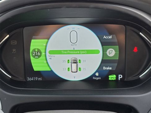 Used 2020 Chevrolet Bolt LT image 28