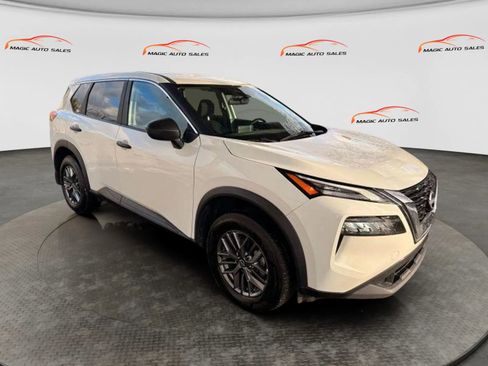 Used 2023 Nissan Rogue S image 5