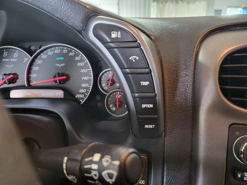 Used 2006 Chevrolet Corvette Coupe RWD image 21