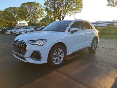 Used 2021 Audi Q3 2.0T Premium Plus AWD/4WD image 4