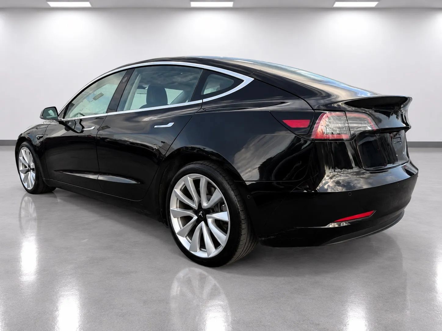 Used 2018 Tesla Model 3 Mid Range RWD image 7