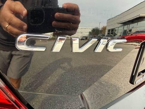 Used 2017 Honda Civic Touring image 15