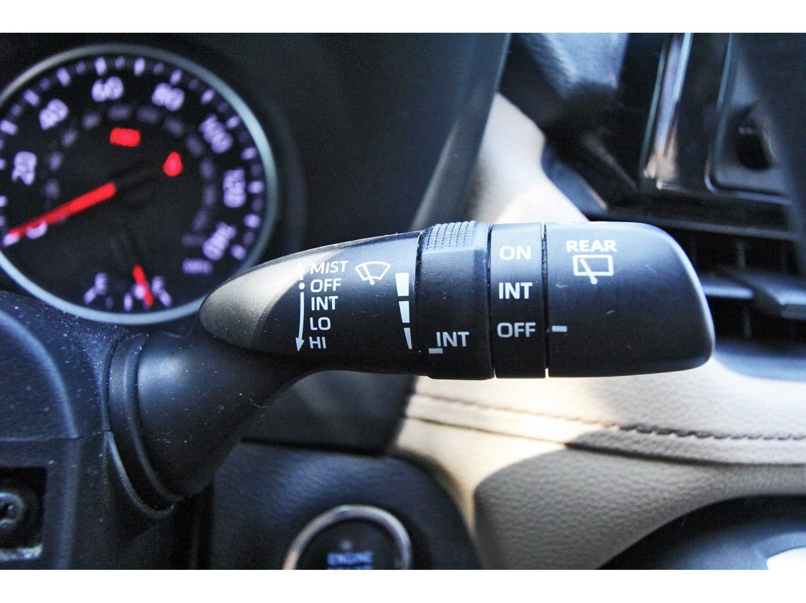 Used 2019 Toyota RAV4 XLE w/ Convenience Package FWD image 18