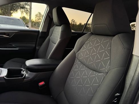 Used 2024 Toyota RAV4 XLE image 37