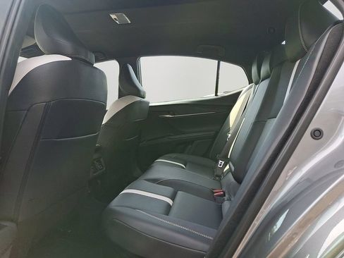 Used 2025 Toyota Camry Hybrid AWD/4WD image 8