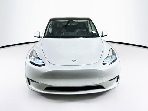 Used 2022 Tesla Model Y Performance AWD/4WD image 2