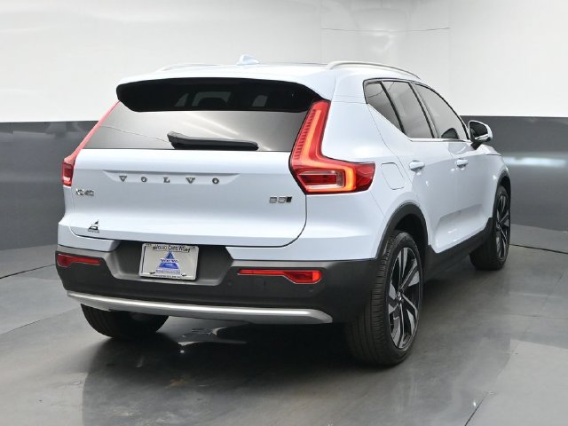 Used 2024 Volvo XC40 B5 Ultimate AWD/4WD image 8