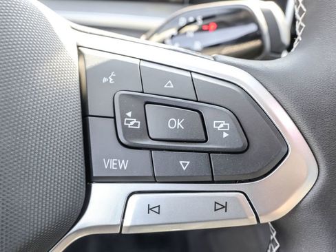 Used 2025 Volkswagen Tiguan SE image 20