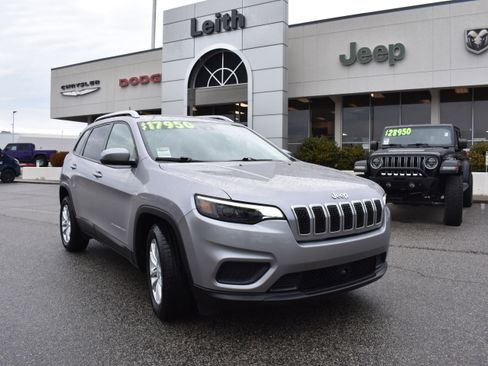 Used 2021 Jeep Cherokee Latitude image 1