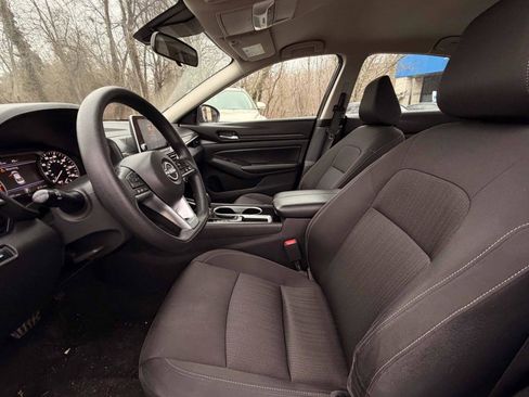 Used 2024 Nissan Altima 2.5 SV image 15