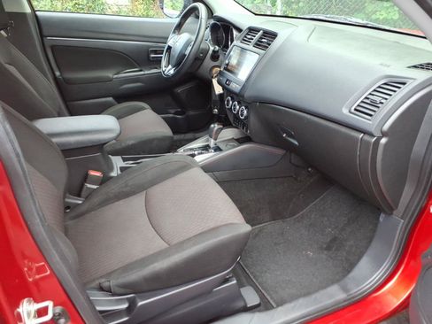 Used 2019 Mitsubishi Outlander Sport LE FWD image 28