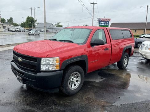 Used 2011 Chevrolet Silverado 1500 W/T RWD image 2