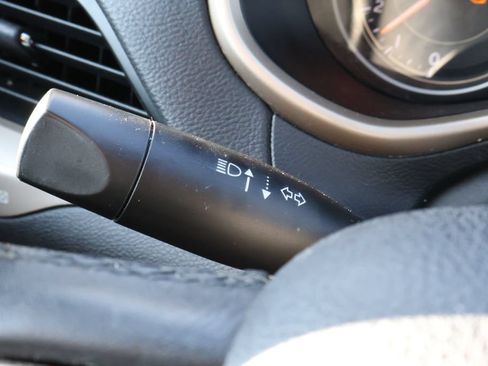 Used 2016 Jeep Cherokee Latitude w/ Cold Weather Group AWD/4WD image 19
