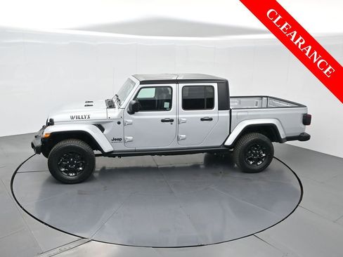 Used 2023 Jeep Gladiator Willys image 60