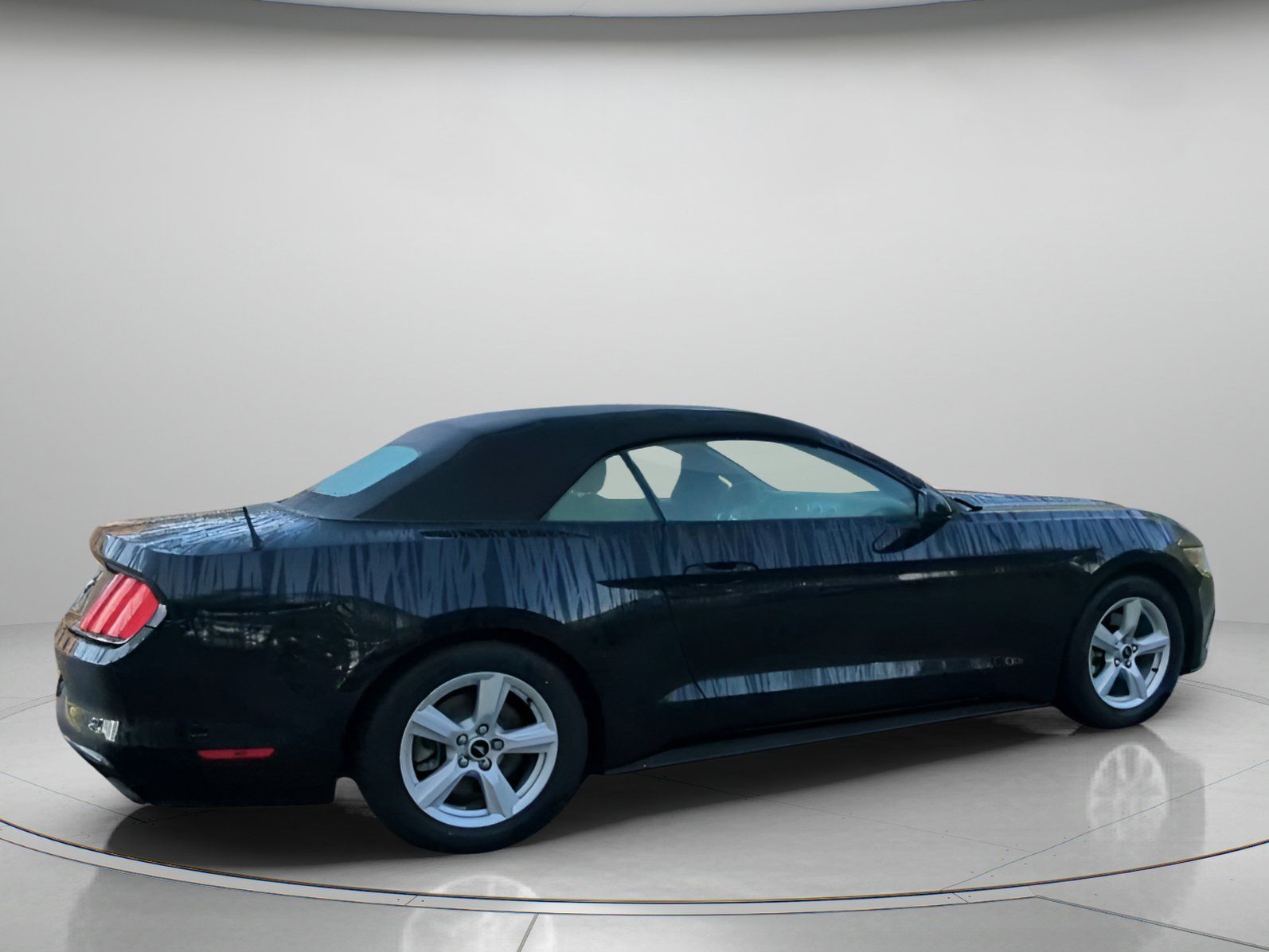 Used 2016 Ford Mustang Convertible RWD image 30