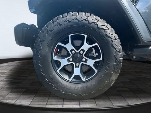 Used 2022 Jeep Wrangler Unlimited Rubicon AWD/4WD image 32