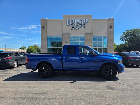Used 2018 RAM 1500 ST AWD/4WD image 1