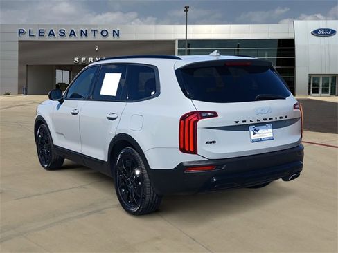 Used 2022 Kia Telluride SX w/ Nightfall Edition Package image 3