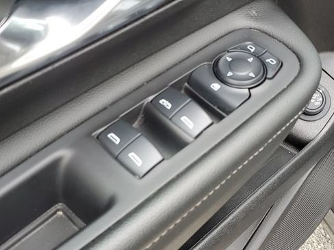 Used 2024 GMC Terrain SLT AWD/4WD image 22