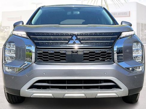 Used 2022 Mitsubishi Outlander SE image 24