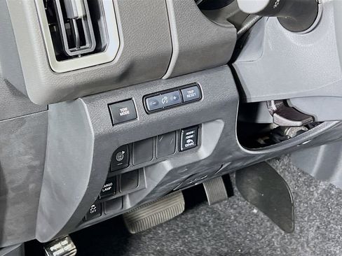 New 2026 Nissan Frontier SV w/ SV Convenience Package image 9