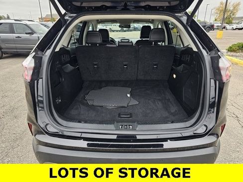 Used 2024 Ford Edge Titanium image 10