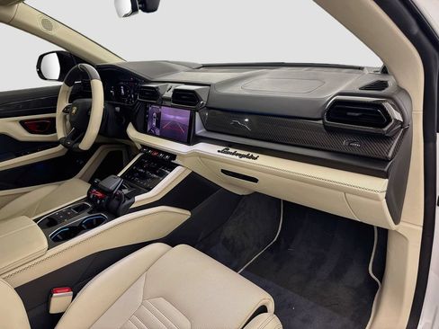 Used 2025 Lamborghini Urus SE AWD/4WD image 32