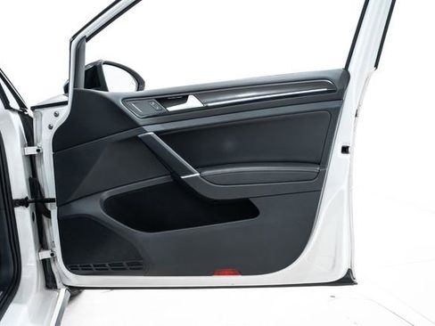 Used 2019 Volkswagen Golf R 4-Door image 24