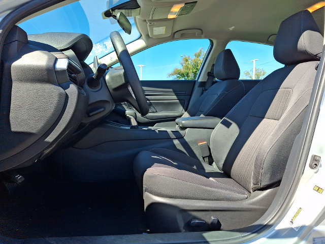 Used 2025 Nissan Altima 2.5 SV FWD image 13