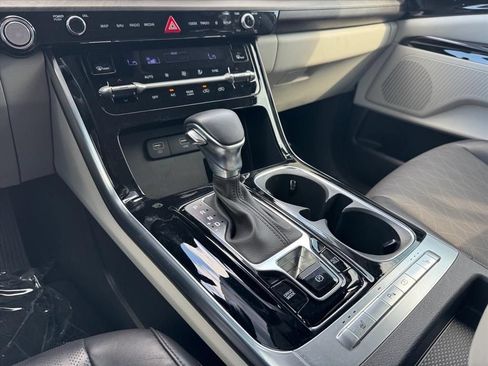 Certified 2024 Kia Carnival EX FWD image 20