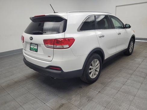 Used 2016 Kia Sorento FWD image 9