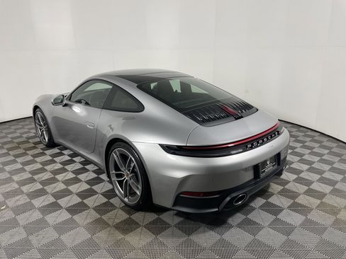 Used 2025 Porsche 911 Carrera image 3