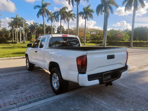Used 2019 Toyota Tacoma SR RWD image 6