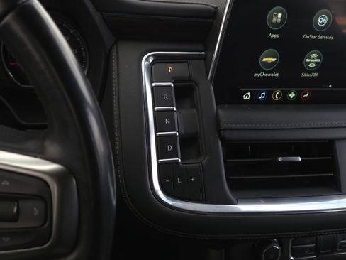 Used 2021 Chevrolet Suburban LS image 16