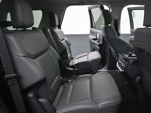 New 2025 Ford Expedition Active image 10