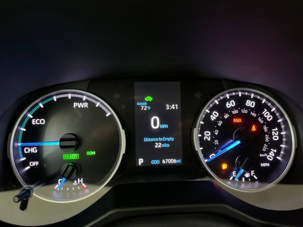 Used 2021 Toyota RAV4 XLE w/ XLE Grade Weather Package AWD/4WD image 8