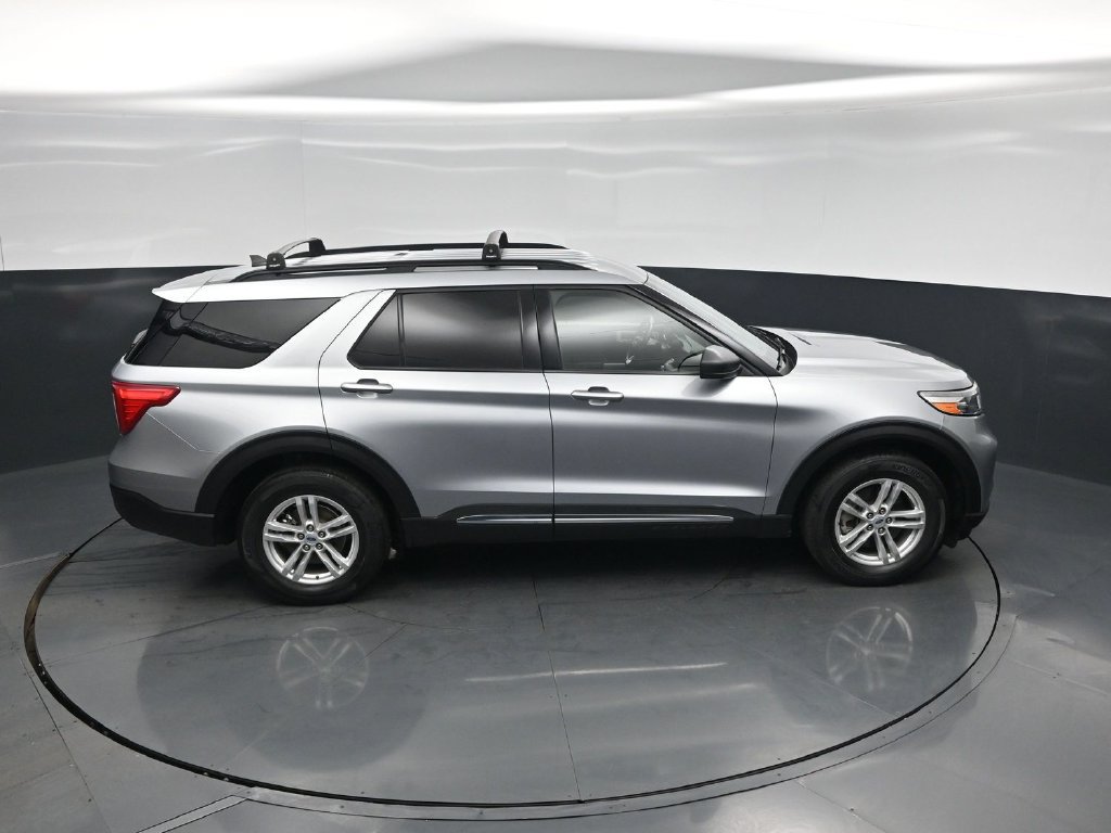Certified 2022 Ford Explorer XLT w/ Equipment Group 202A AWD/4WD image 35