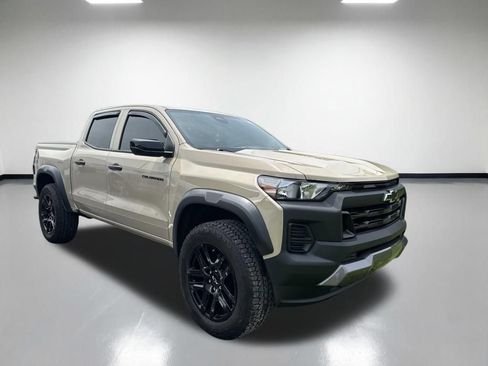 Used 2023 Chevrolet Colorado Trail Boss AWD/4WD image 4