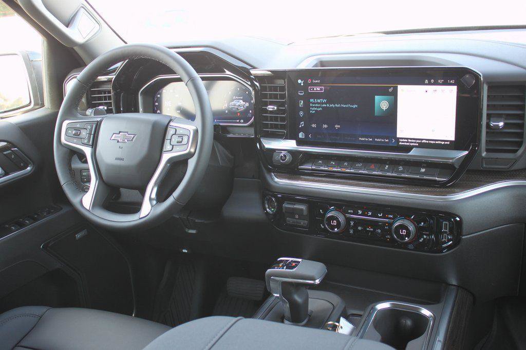 New 2026 Chevrolet Silverado 1500 RST w/ RST All Star Premium Package AWD/4WD image 9