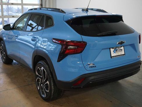 Used 2024 Chevrolet Trax RS w/ Sunroof Package image 3