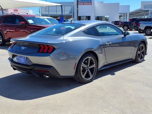 Used 2025 Ford Mustang Coupe RWD image 8