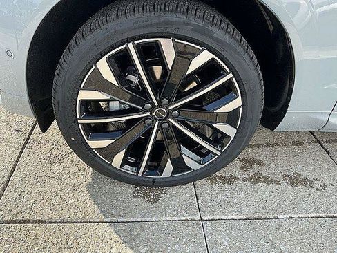 New 2026 Volvo XC60 B5 Ultra w/ Climate Package AWD/4WD image 12