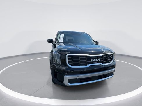 Used 2025 Kia Telluride S FWD image 2